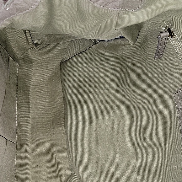 American Leather Co Gray Croc Embossed Shoulder Bag - Picture 12 of 15